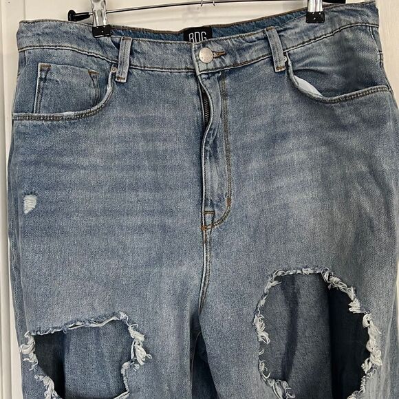 BDG mom high rise ripped Jeans - Picture 2 of 4